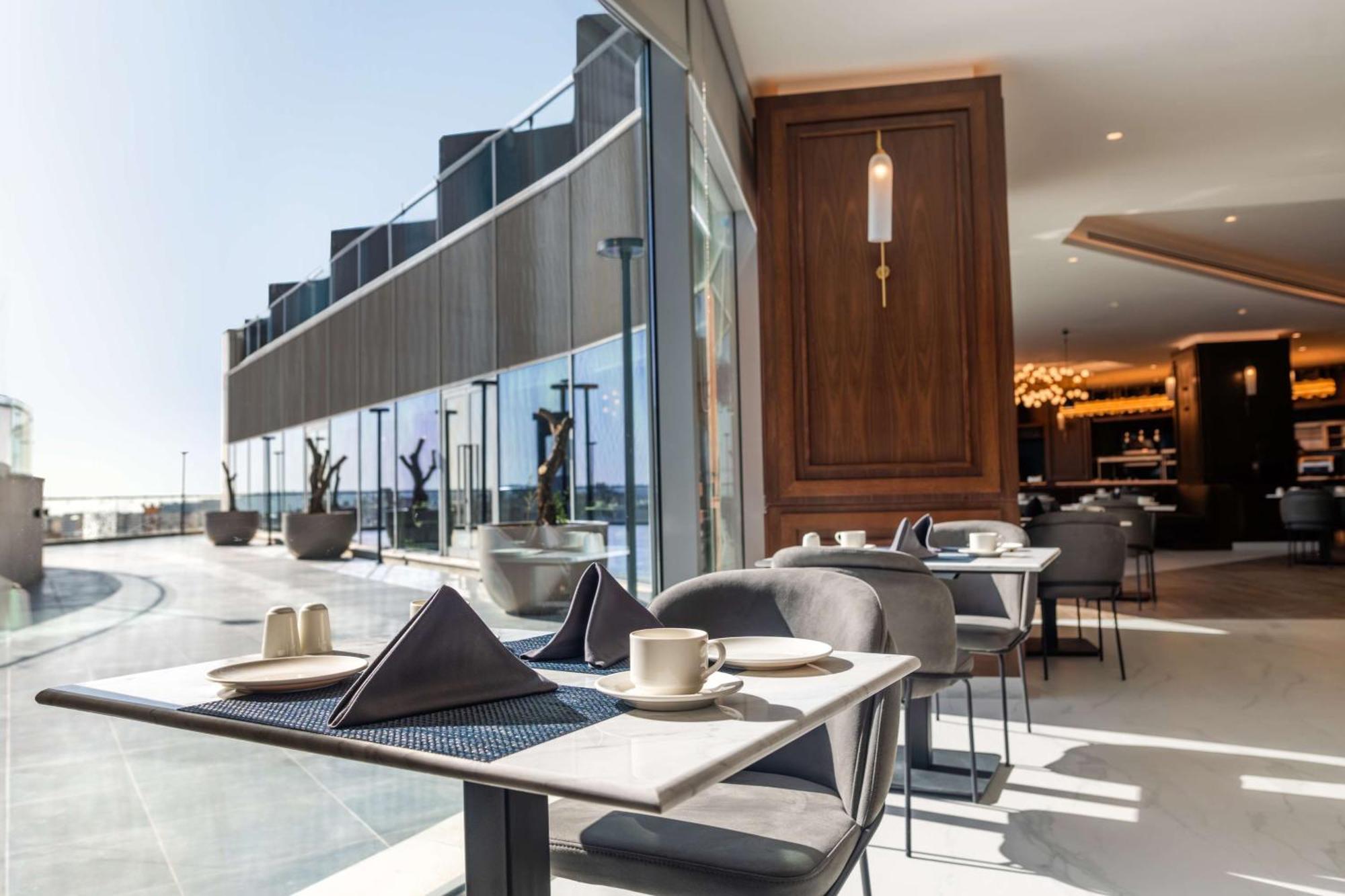 Radisson Blu Hotel, Amman Galleria Mall Exterior foto The View