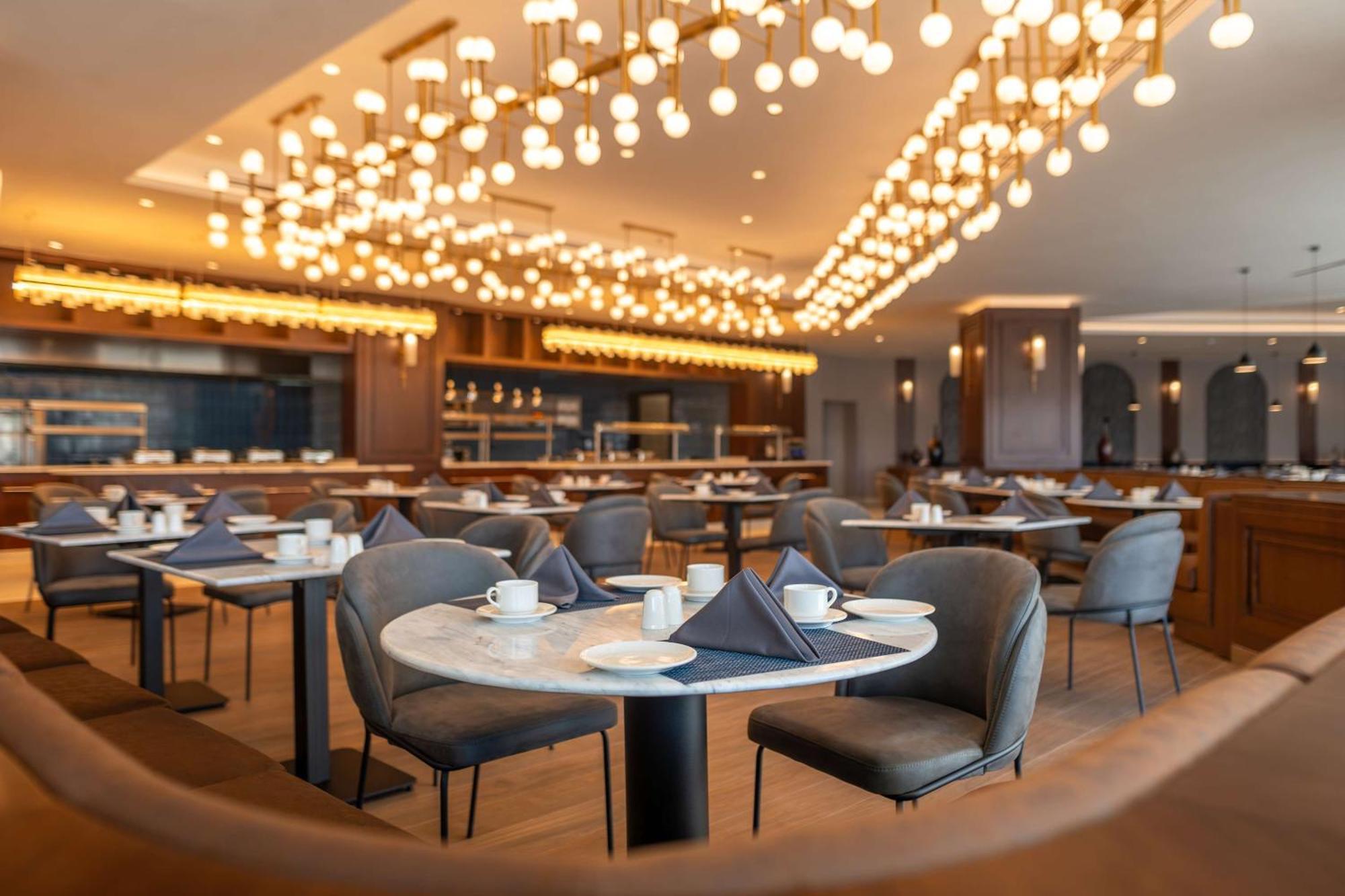 Radisson Blu Hotel, Amman Galleria Mall Exterior foto The lounge at the airport