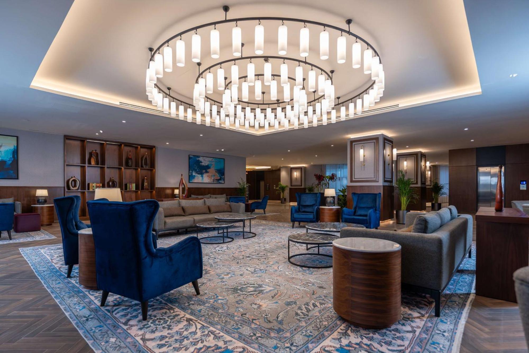 Radisson Blu Hotel, Amman Galleria Mall Exterior foto The lounge at London Heathrow Airport